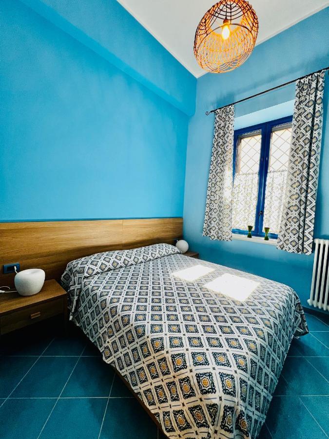 Casina Lambis Hotel Поцуоли Екстериор снимка
